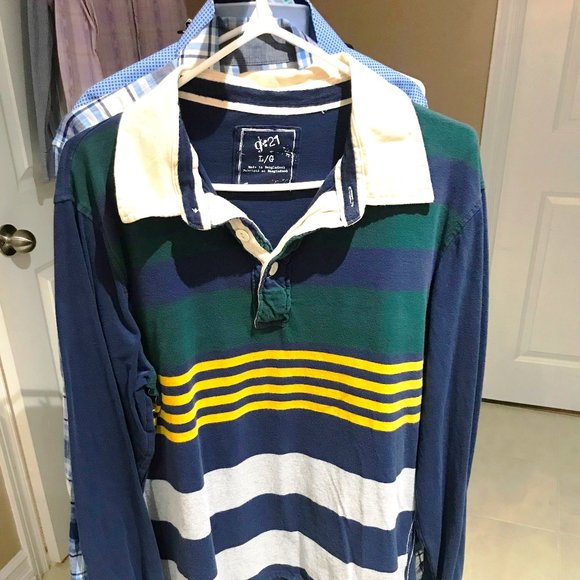 GAP POLO SHIRT VERY CLEAN AND NOT WORN MORE THAN ONCE - Picture 1 of 1